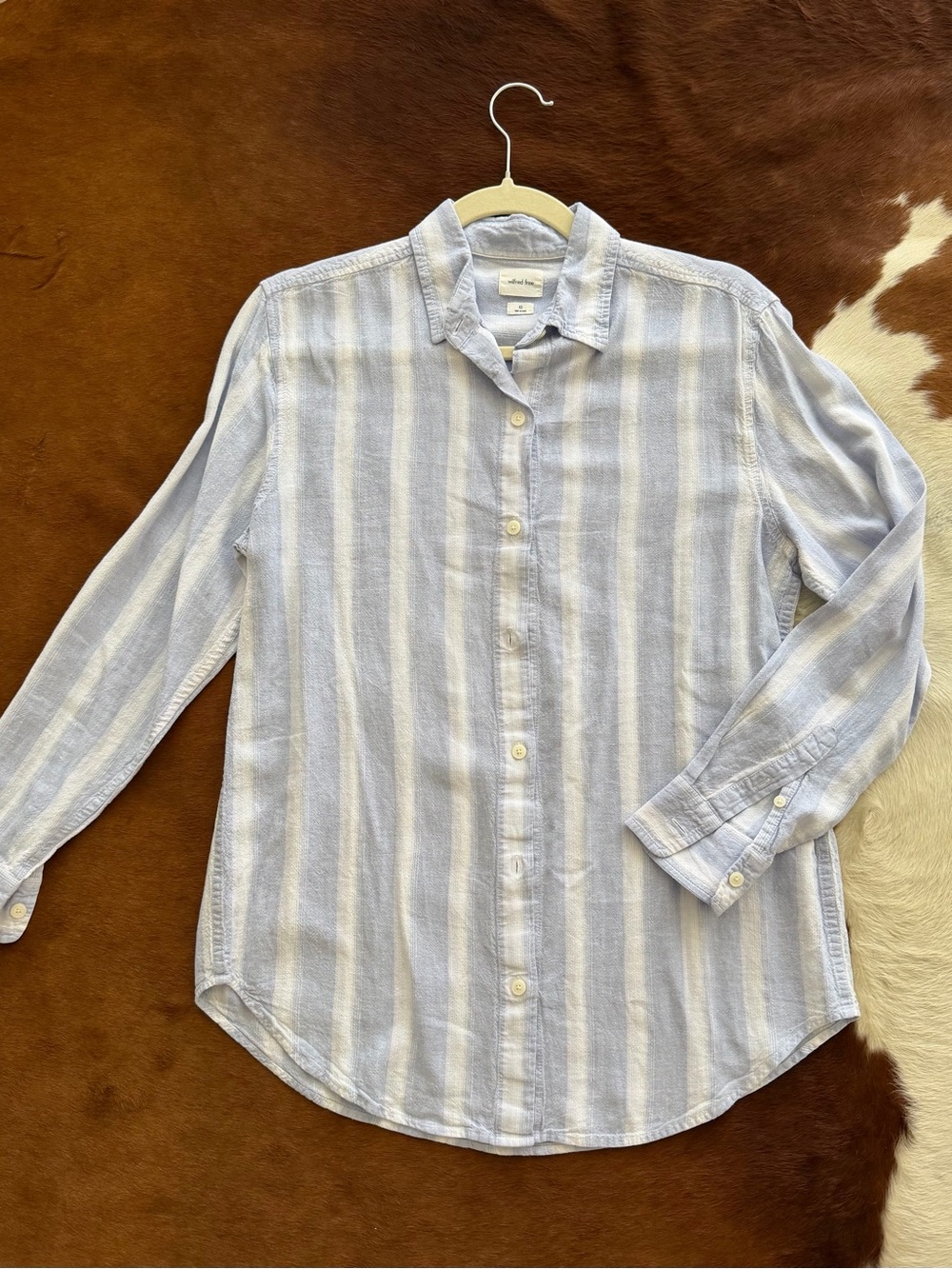 Wilfred Free (Aritzia) striped button-down shirt in size XS